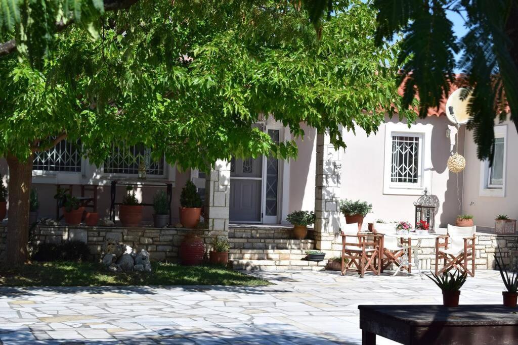 εύη